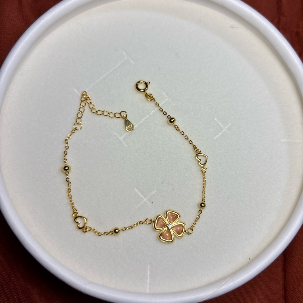 🚫SOLD🚫 New Gold Plated Sterling Silver Four Leaf Clover Bracelet With Flower Box - Picture 3 of 9